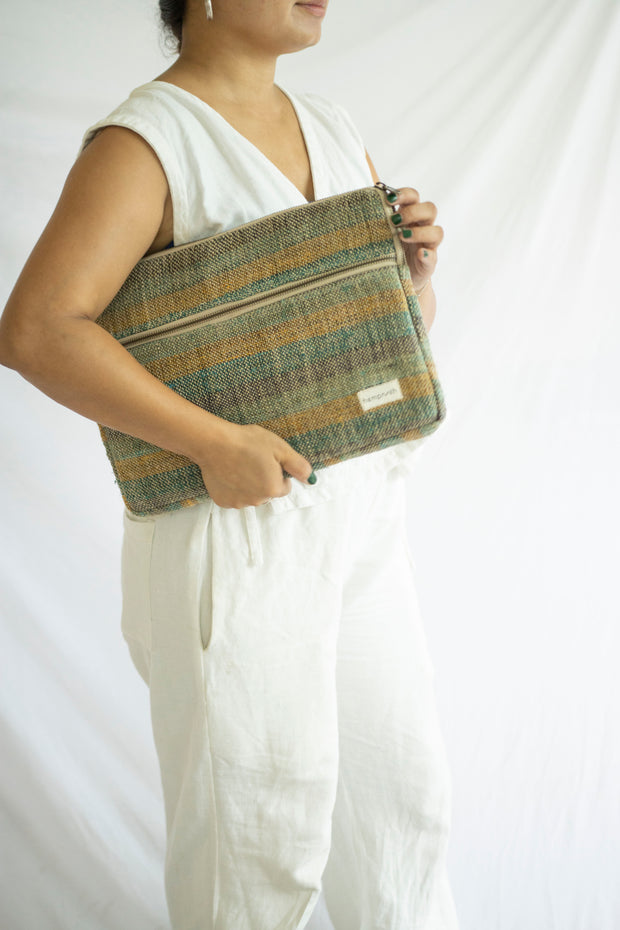 Sustainable laptop case made from natural hemp fibers